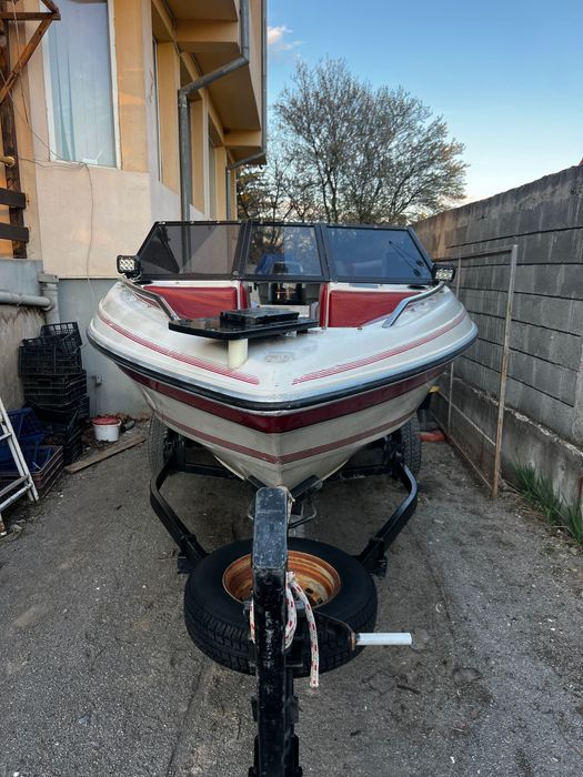 Лодка Sunbird SPL 150 с регистриран колесар и сонар