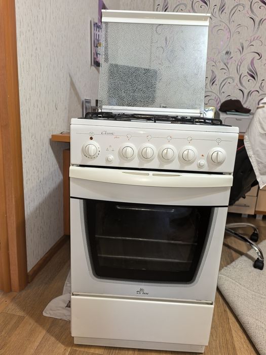 Продам газ плиту