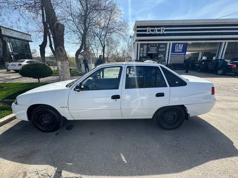 Nexia 1.6 2015yil 163000 yurgan bir qol haydalgan