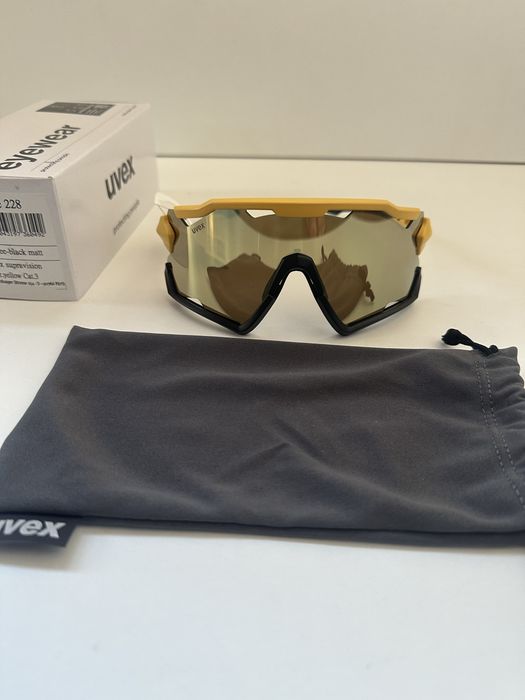 UVEX Sportstyle 228