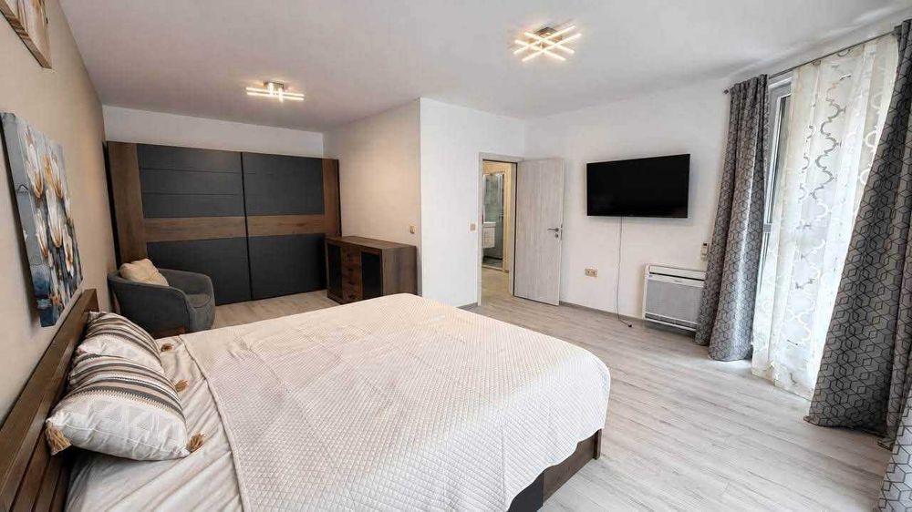 Дава се под наем Тристаен апартамент в Варна, Бриз - 145 кв.м за 1400 € - Снимка #3