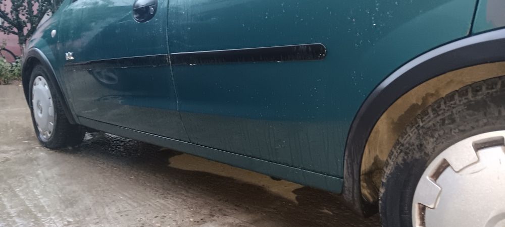 S e  vinde  Opel corsa C