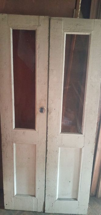 Продам двухстворчятаю дверь.