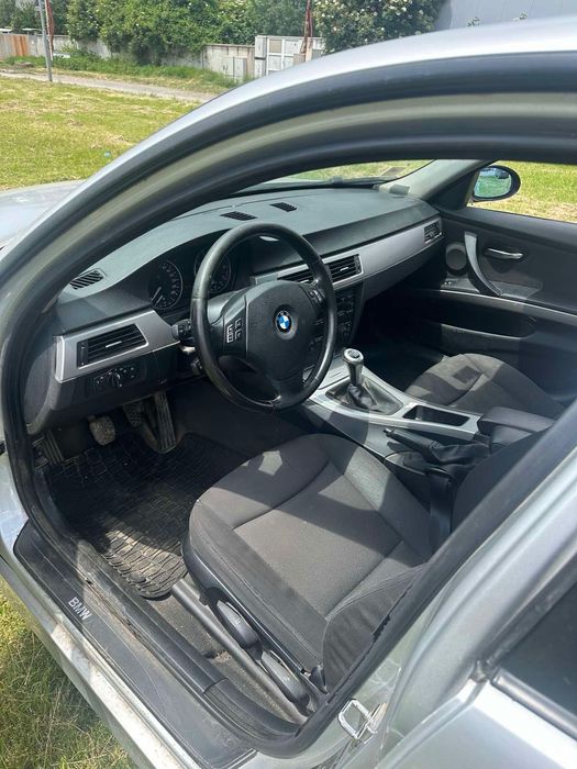 Продавам BMW 320
