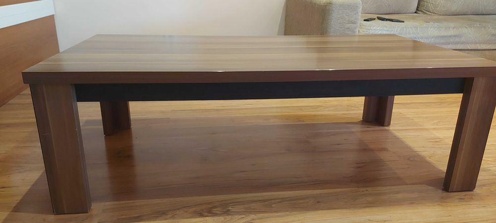 Холна маса в цвят кафяв дъб