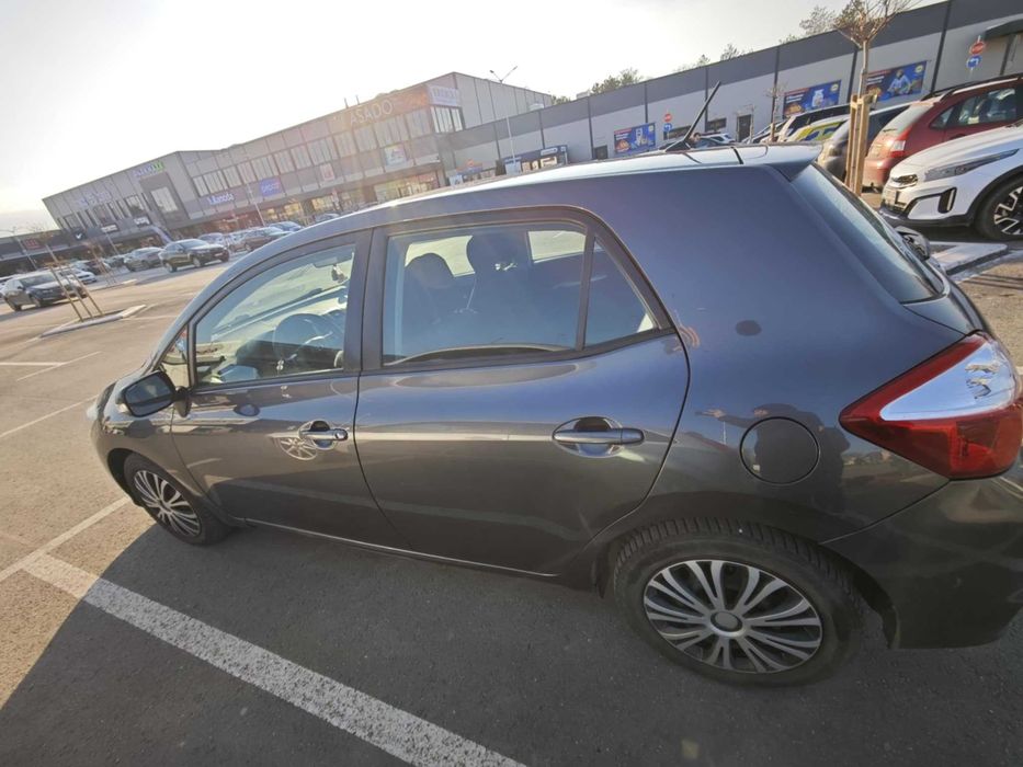 Toyota Auris Facelift - 2011г. - 6 скорости - Изключително запазена!