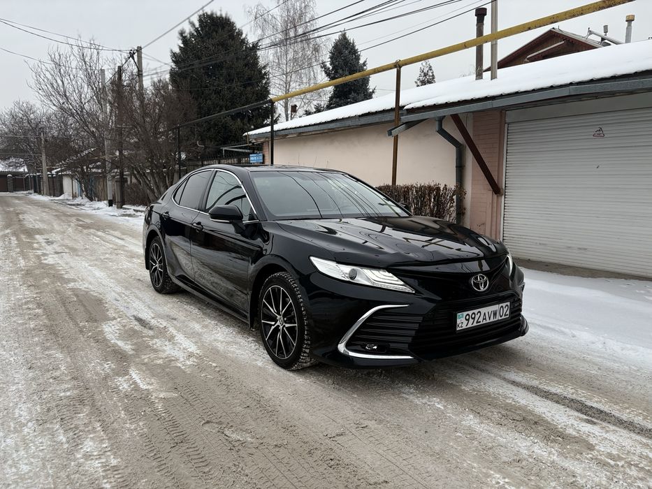 Toyota Camry 75 2021