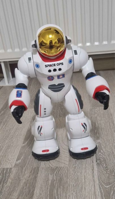 Astronautul Charlie Robotel