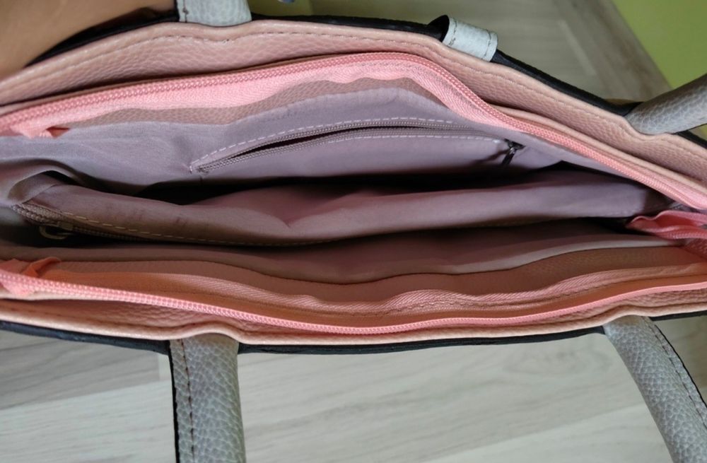 Дамска чанта.  .