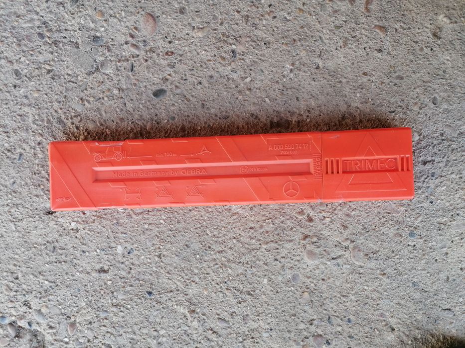 Triunghiuri(2) reflectorizante Mercedes