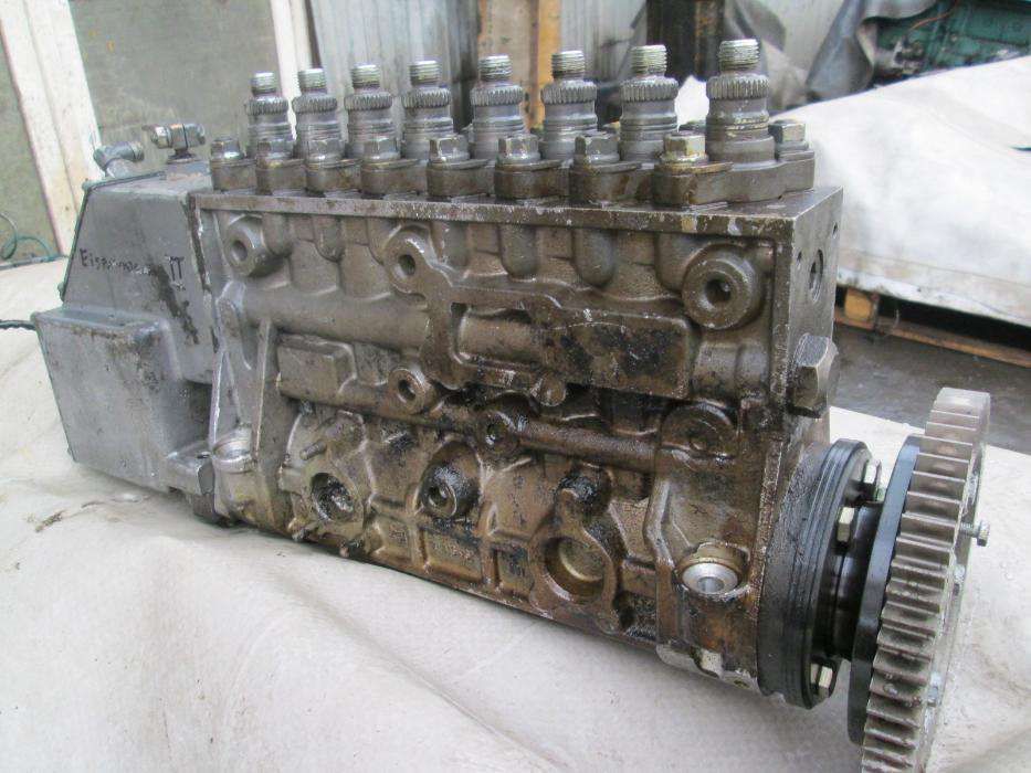 Pompa de injectie Bosch PE8P120A300LS7946 - motor Deutz 8v