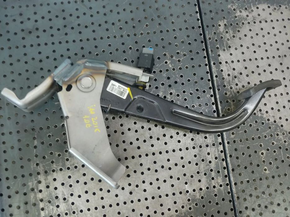pedala frana 1.0 b g3la hyundai i10 ba  32800-b9000