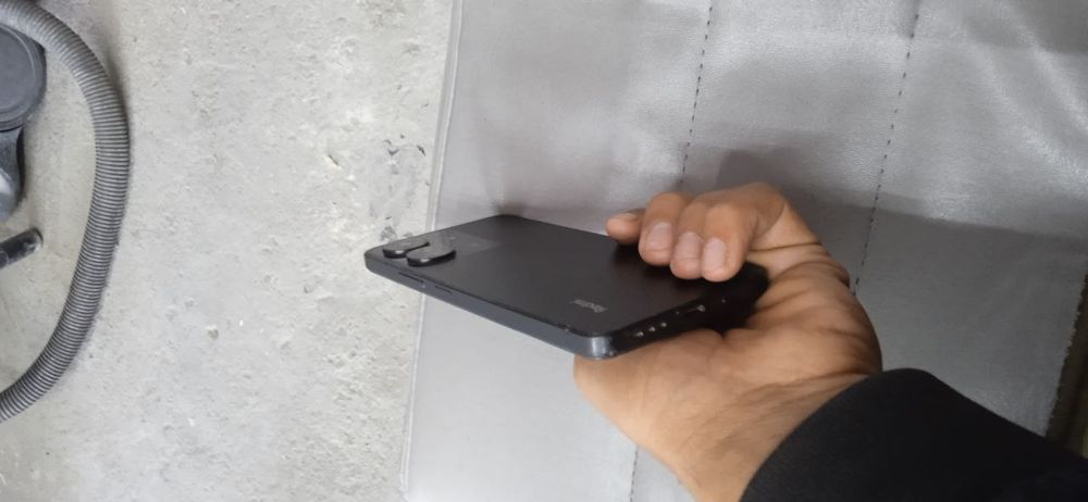 Redmi note 13 c holati yaxshi ekran alishgan