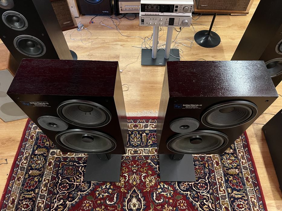 Boxe Electro-Voice Interface A 3 cai fabricate în Switzerland