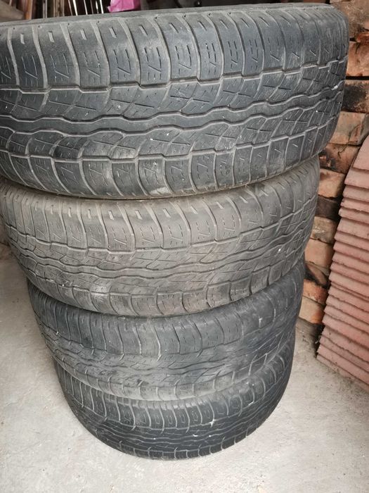 Гуми за джип всесезонни