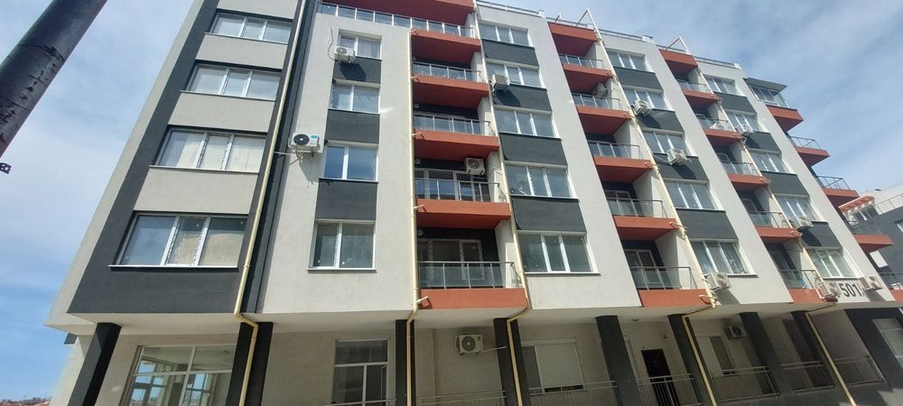 Дава се под наем: Търговско помещение (35 кв.м) в к-с Меден Рудник