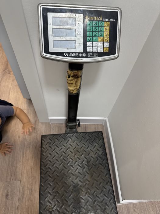 Весы торговые напольные