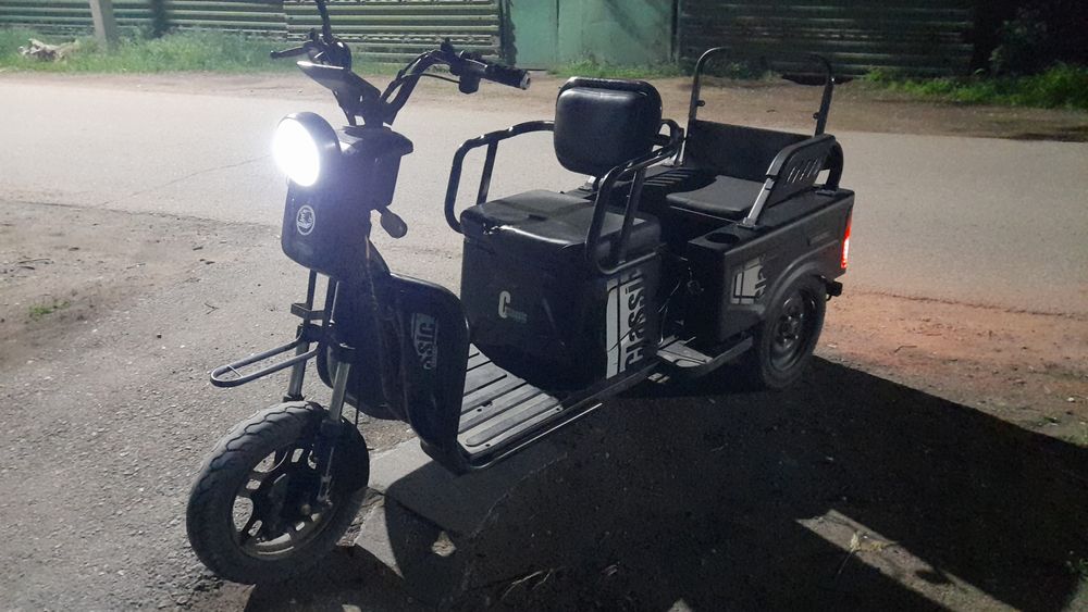 Продам трицикл на полном ходу