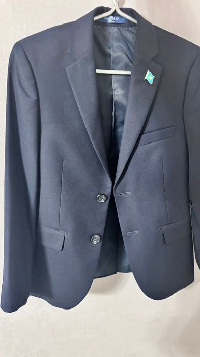 Продам пиджак школьный для мальчика