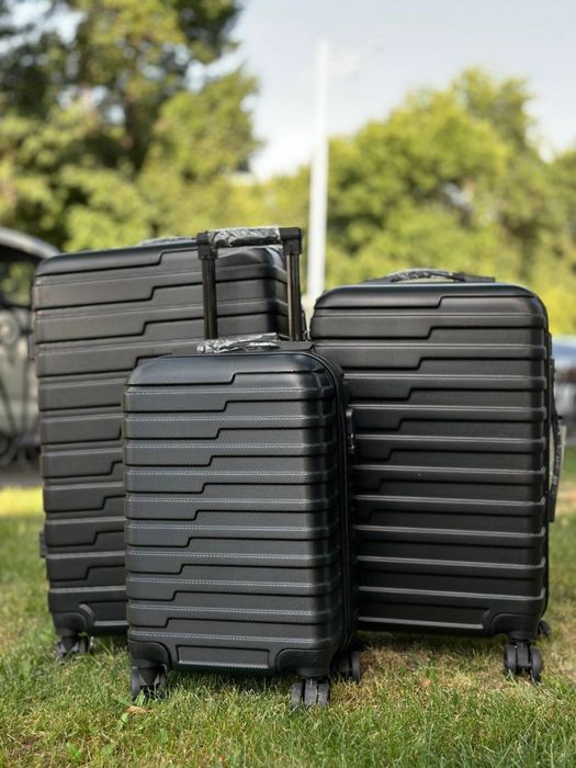 Чемодан противоударный новый chamadon