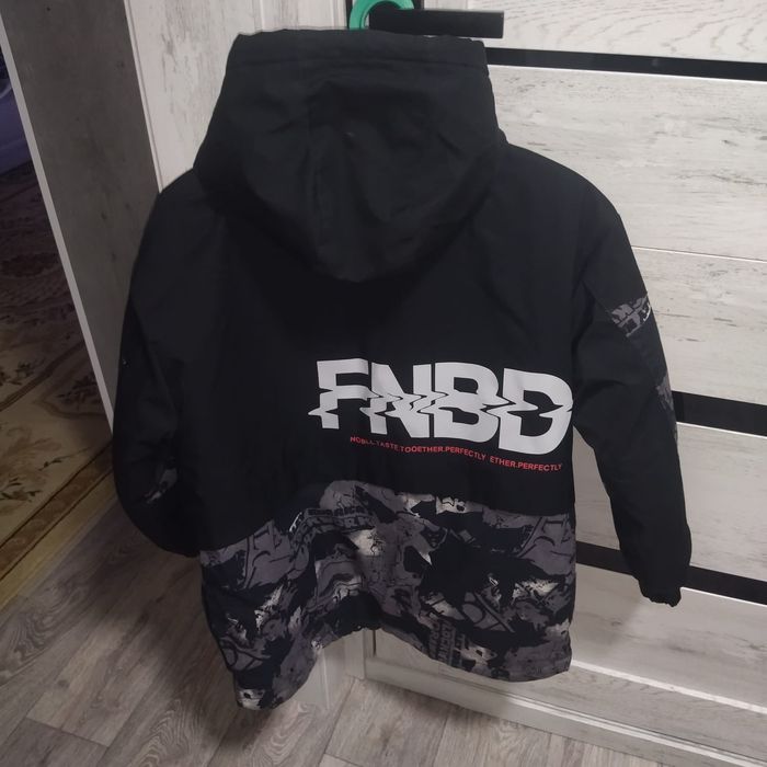 Продам куртки на мальчика