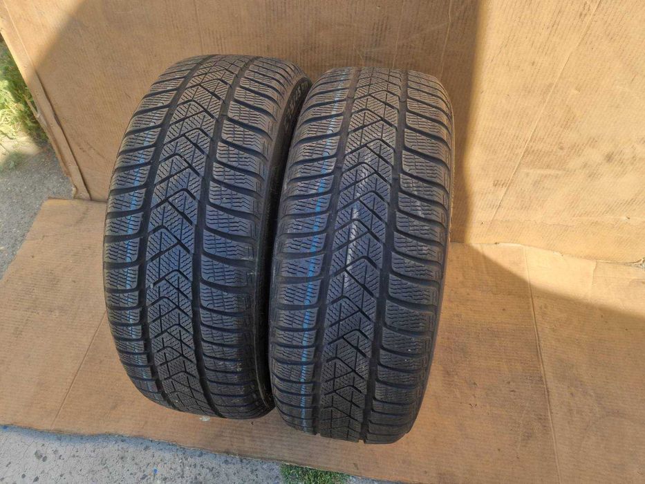 2 Pirelli R19 225/45 Зимни гуми  DOT2620