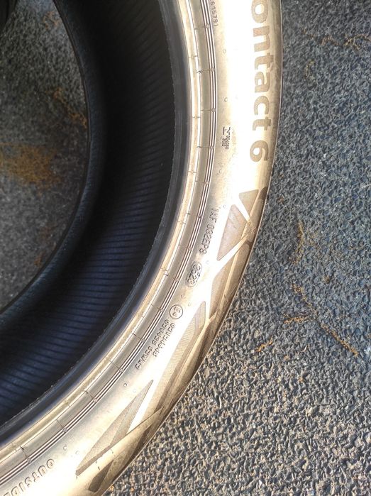 225/60/18 Continental