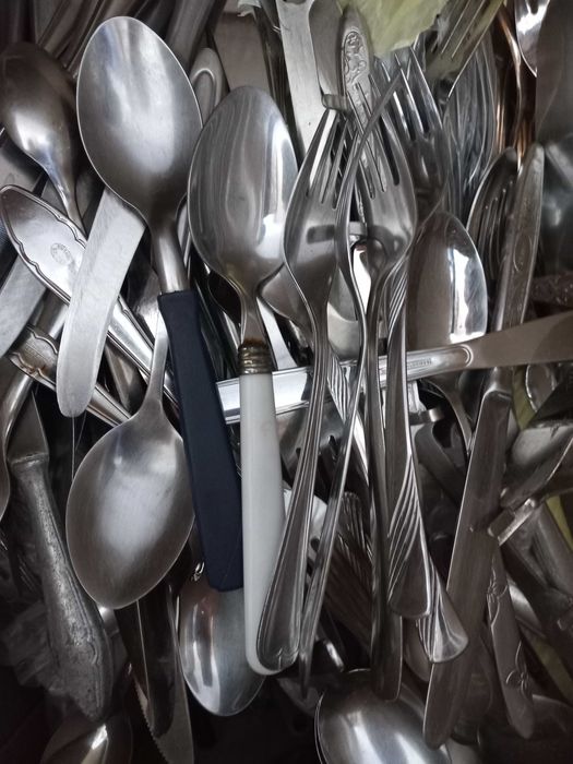 Вилици, лъжици, основно хранене и десертни, неръждаема стомана