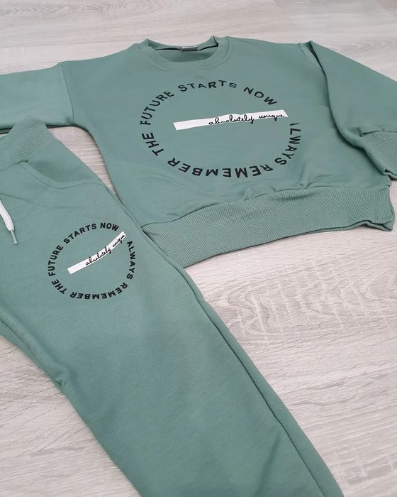 Ново Унисекс комплектче