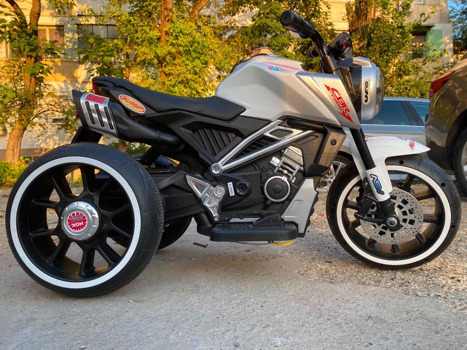 Motocicleta electrica cu 3 roti pentru copii