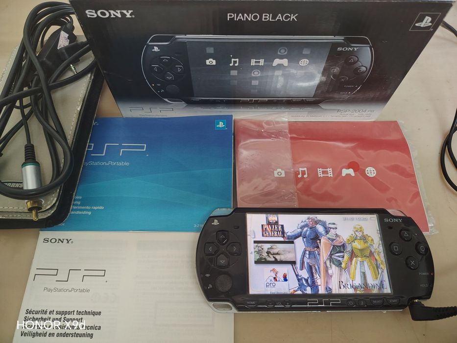 Полный комплект Sony PSP 2000 (Slim)