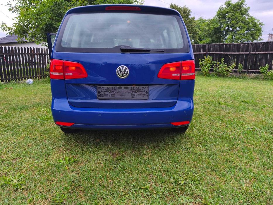 VOLKSWAGEN Touran 2011 — imagine 3