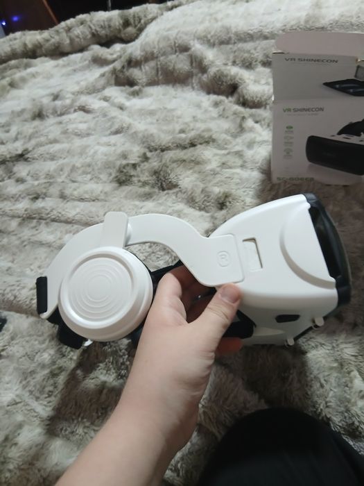 Продам виар шлем для телефона vr shinecon