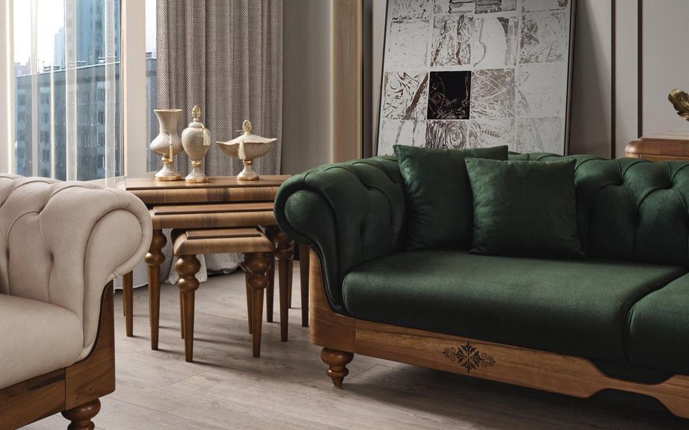 Диван изумрудно зелённый с дубовой отделкой
