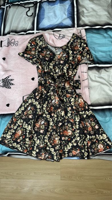 Rochie cu motive florare