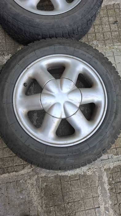 Джанти 15 с гуми за Рено