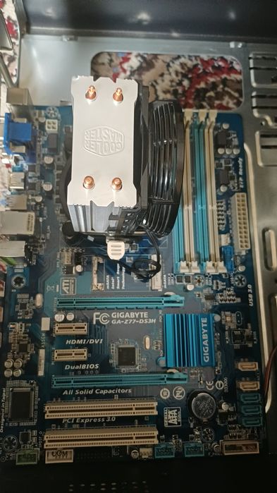 Core i7 3770 + gigabyte z77 + kuler