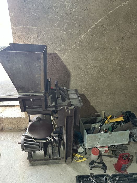 Станок для глинянных кирпичей(саман)