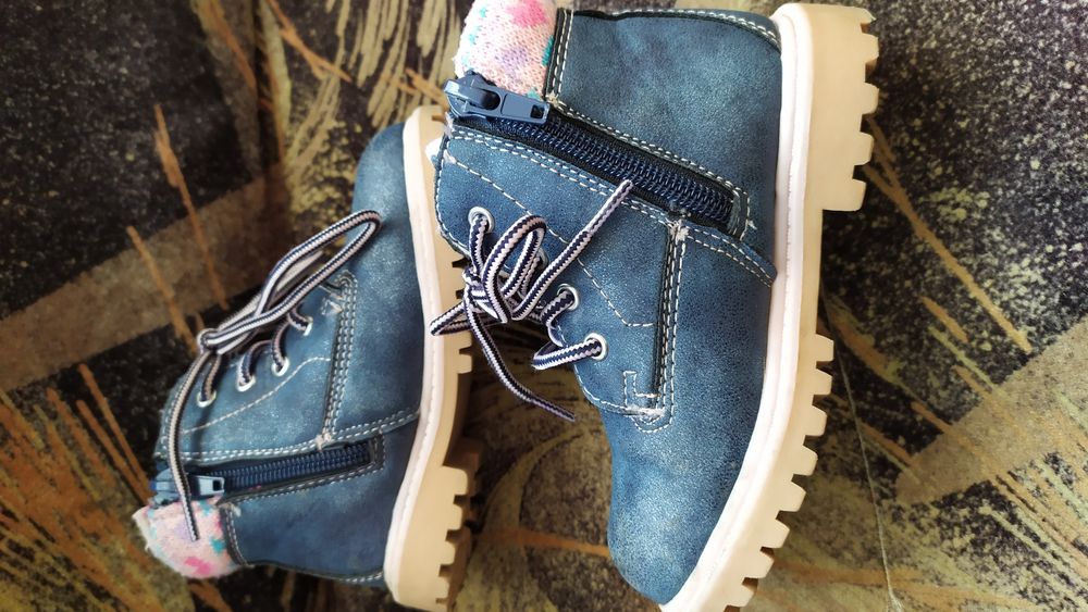 Детски боти и апрески