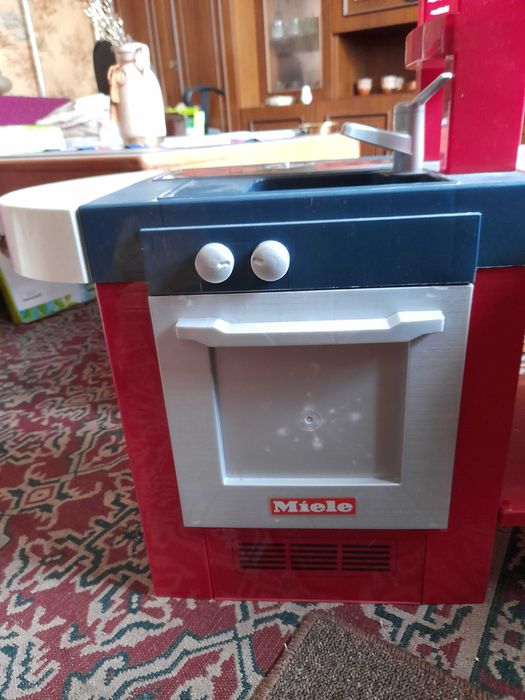 60 % по-евтина детска кухня Miele