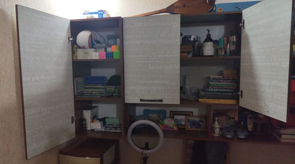 Продам навесные шкафы.