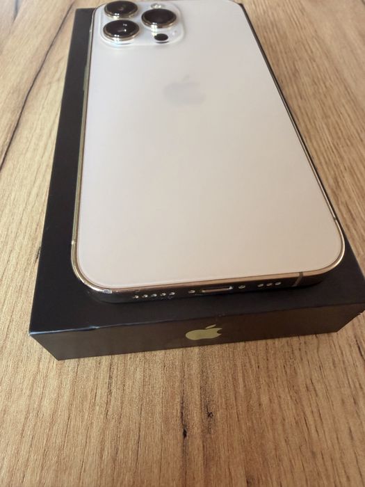 Телефон Iphone 13 pro