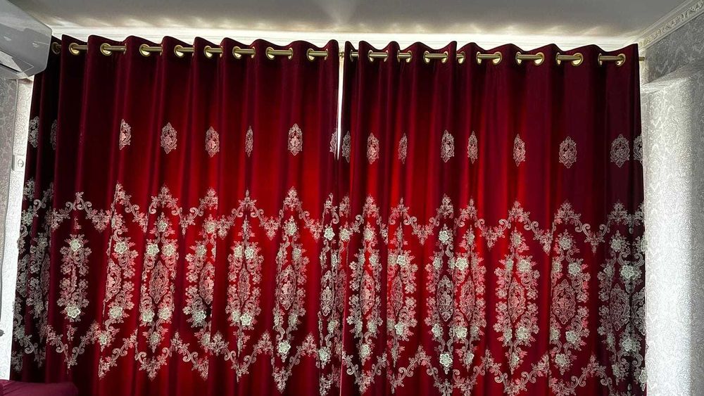 Тюль штор с карнизом.