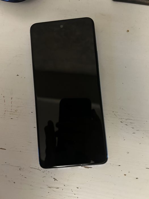 Продам б/у телефон