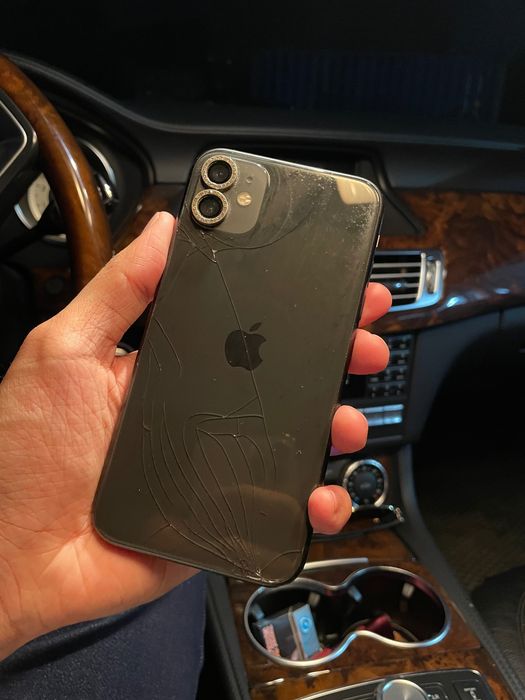Продам iPhone 11 айфон 11
