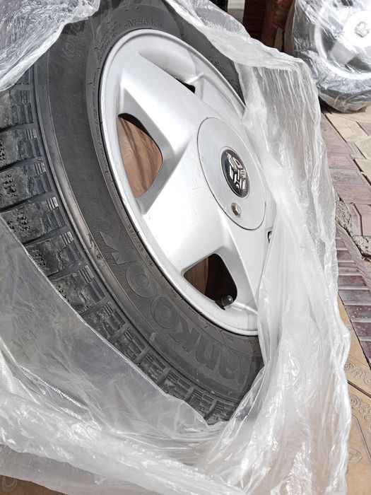 Продам диски с баллонами размер 195/65/15