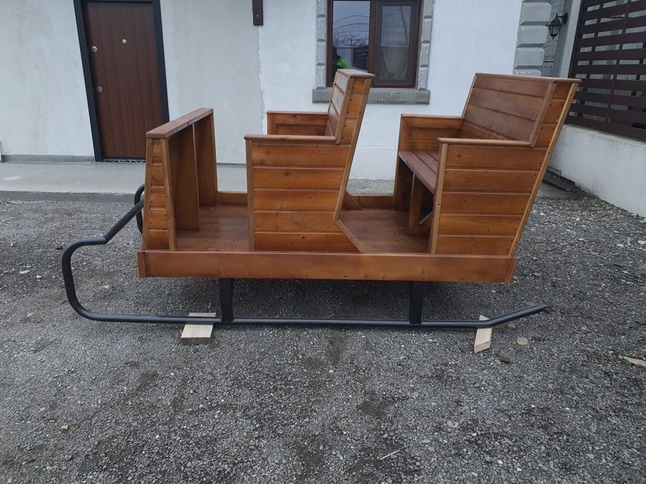 Vând sanie de dimensiuni mari