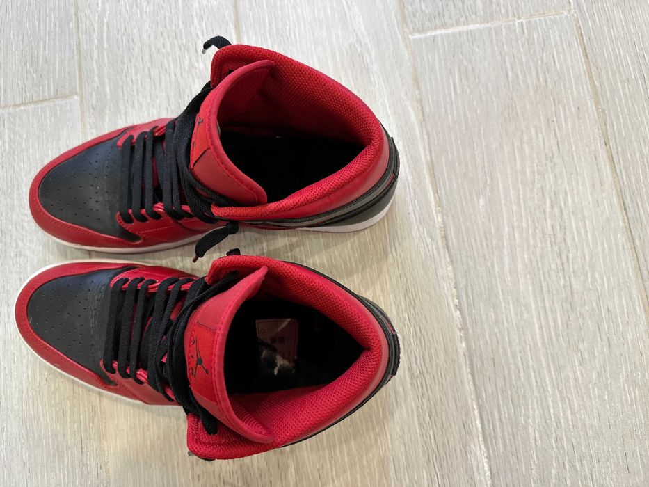 Jordan 1 air  mid reverse bred