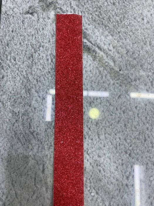 мы рекомендуем резиновые и клейкие     . изделия для предотвращения ск