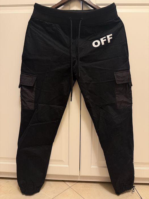 Off- white панталон М
